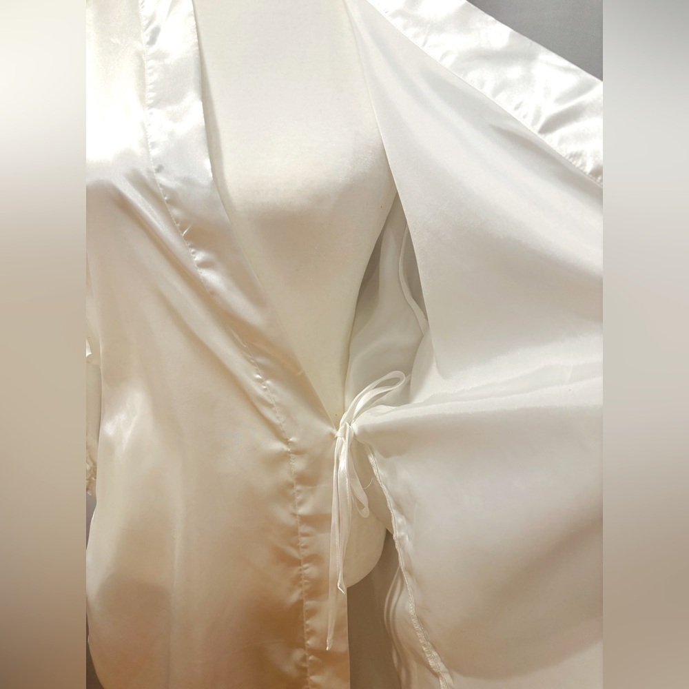 Satin Bride’s Robe - Picture 4 of 4